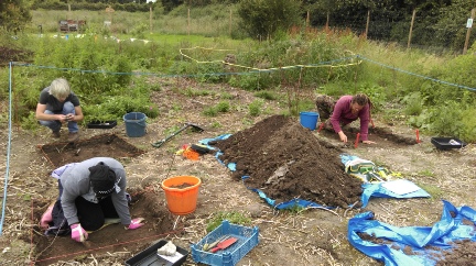 Figure 1 Participants at our Lindengate excavation